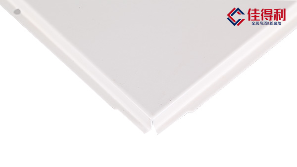 600*600沖孔鋁玻纖復(fù)合板