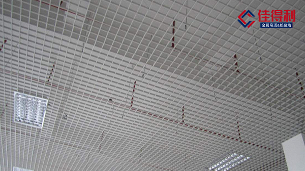 格柵鋁天花廠家主要根據什么因素來決定鋁格柵的報價呢？