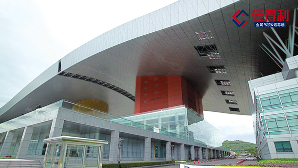 室外都在用的沖孔氟碳漆鋁單板幕墻，你知道嗎？