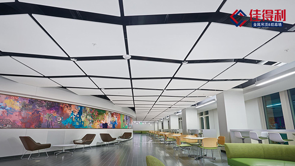 大型醫院學校辦公室吊頂工程天花都選用鋁礦棉復合板
