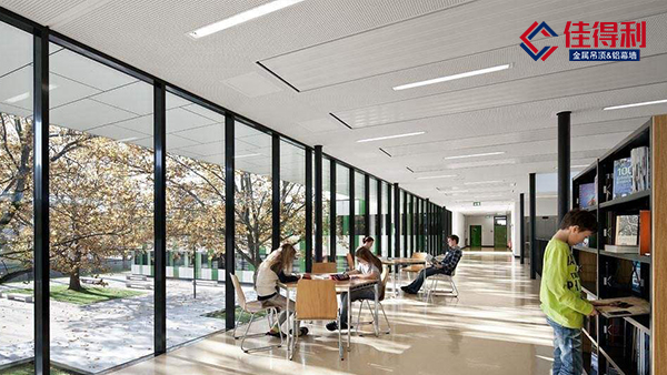 佳得利告訴你定做長(zhǎng)條戶(hù)外鋁扣板的小心機(jī)