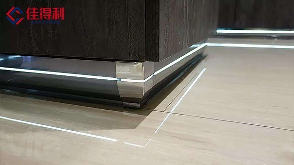 辦公室LED發光踢腳線